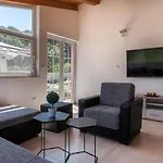 House Bumbiste 1703 Hébergement de vacances
