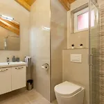 House Bumbiste 1703 Banjole