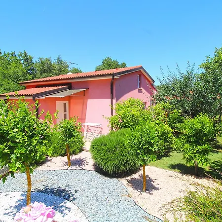 House Bumbiste 1703 Holiday home