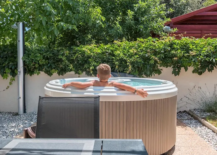 House Bumbiste 1703 * 반졸레