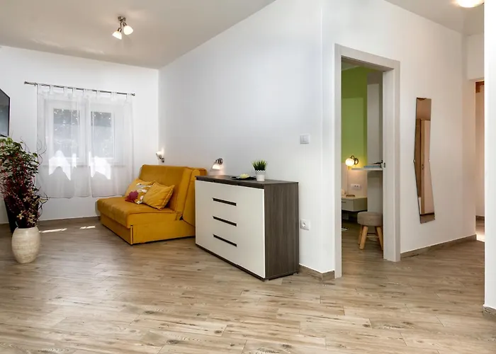 펜션 House Bumbiste 1703